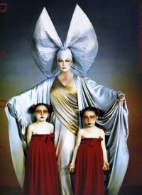 Faye Dunaway With Eiko's Daughters