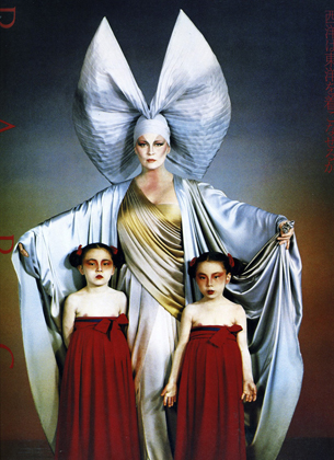 Faye Dunaway With Eiko's Daughters