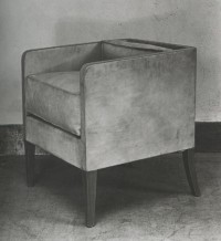 Cube Armchair in Russet Leather, Brown Wood Feet, ca 1925, Photo by REP