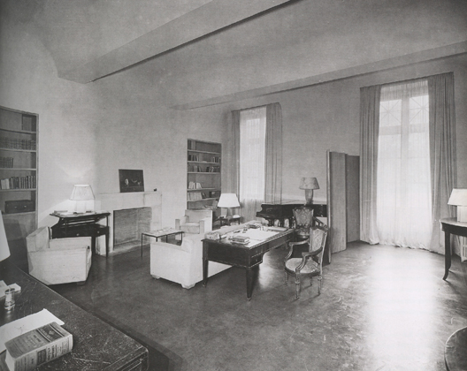 Sitting Room in Nancy Cunard's Apartment ca 1924, Photo by REP