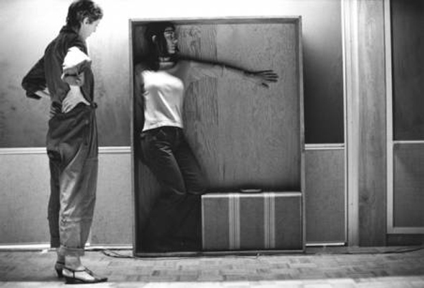 Yvonne Rainer's choreography (1972) Valda Looking at Yvonne in the Box