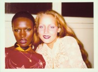 Grace Jones and Jerry Hall at Antonios rue de Rennes apartment, Paris, 1975. Courtesy of the Estate of Antonio Lopez and Juan Ramos