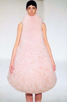 Before Minus Now, SpringSummer 2000. Show photograph by Chris Moore. Model- Erin O'Connor