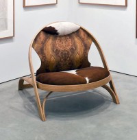 Chair/Chair, (1987 and 2007). Image courtesy of David Nolan Gallery