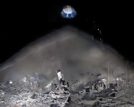 Quartz with unknown inclusions within negative crystals