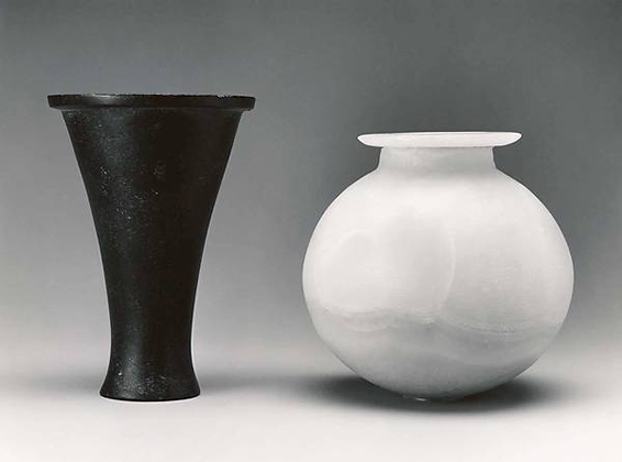 Globular necked jar, Middle Kingdom-Eary New Kingdom, Dynasty 12-17 (ca. 1981-1550 B.C.)