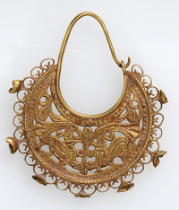 Gold Half Moon-Shaped Earring with Peacocks (late 6th-7th century)