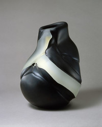 Hisatoshi Iwata, Vase, (1979)