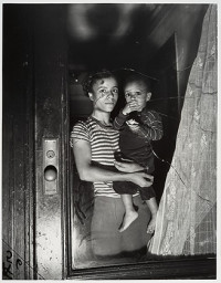Mother and Child in Harlem (1939)