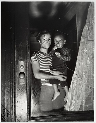 Mother and Child in Harlem (1939)